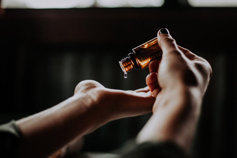 Saç Bakımında Spa Yöntemleri: Saç Maskeleri ve Masaj Teknikleri